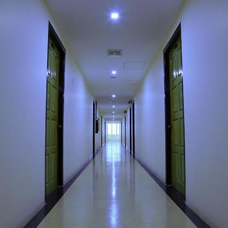 מוניווה King & Queen Hotel מראה חיצוני תמונה