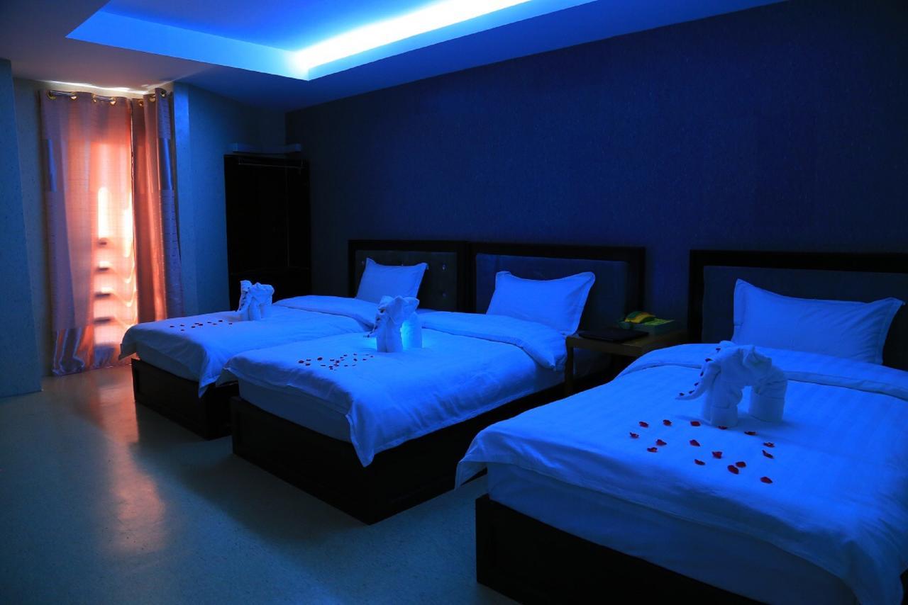 מוניווה King & Queen Hotel מראה חיצוני תמונה