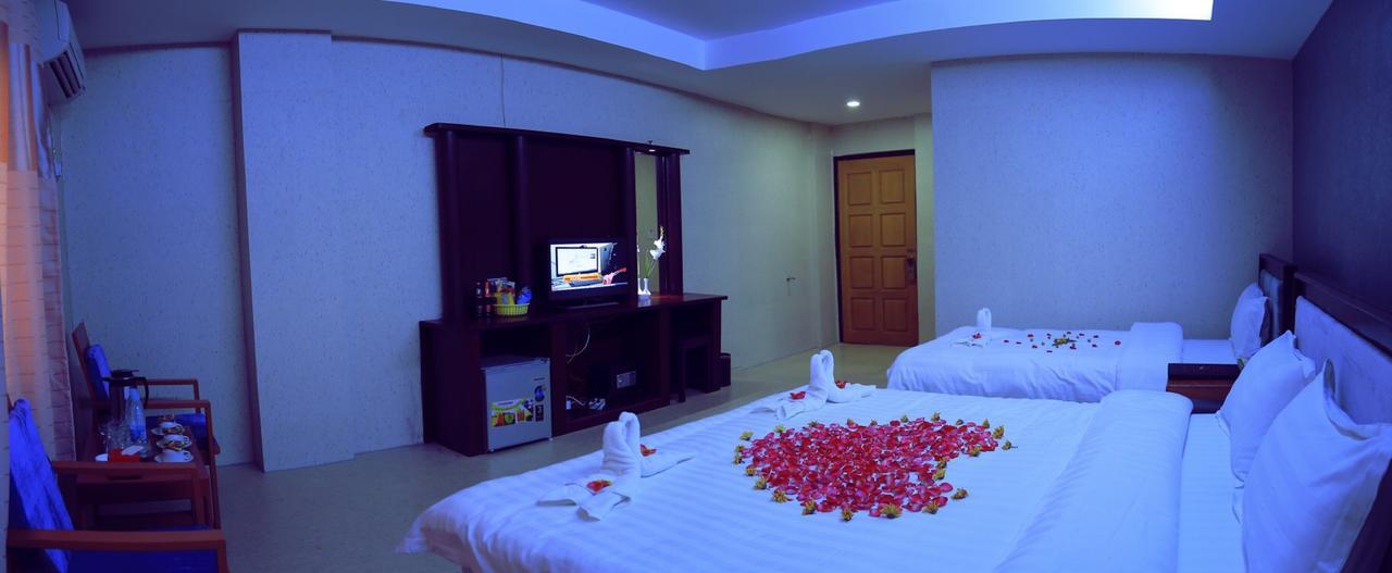 מוניווה King & Queen Hotel מראה חיצוני תמונה