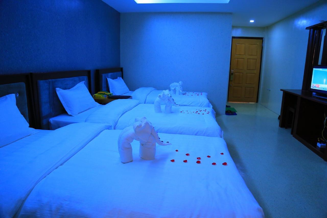 מוניווה King & Queen Hotel מראה חיצוני תמונה