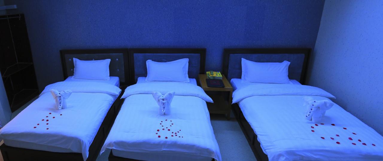 מוניווה King & Queen Hotel מראה חיצוני תמונה